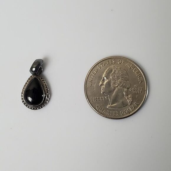 .925 Sterling Silver Black Glass Pendant - Picture 5 of 5